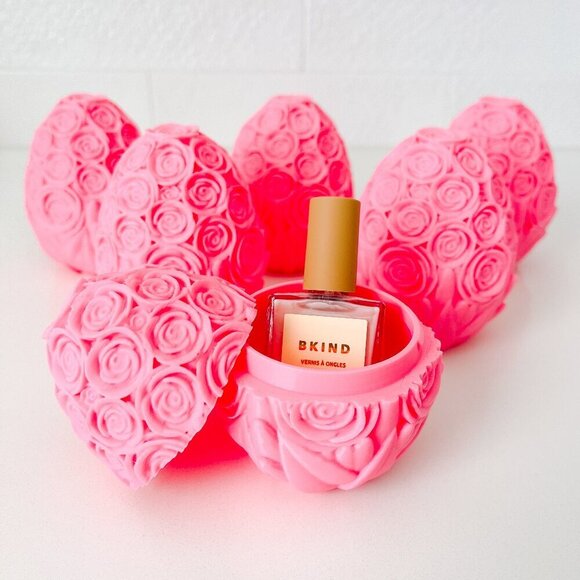 Rose-Covered Easter Eggs โ Handcrafted Party Favors, Spring Decor, Wedding Gifts - Picture 1 of 9